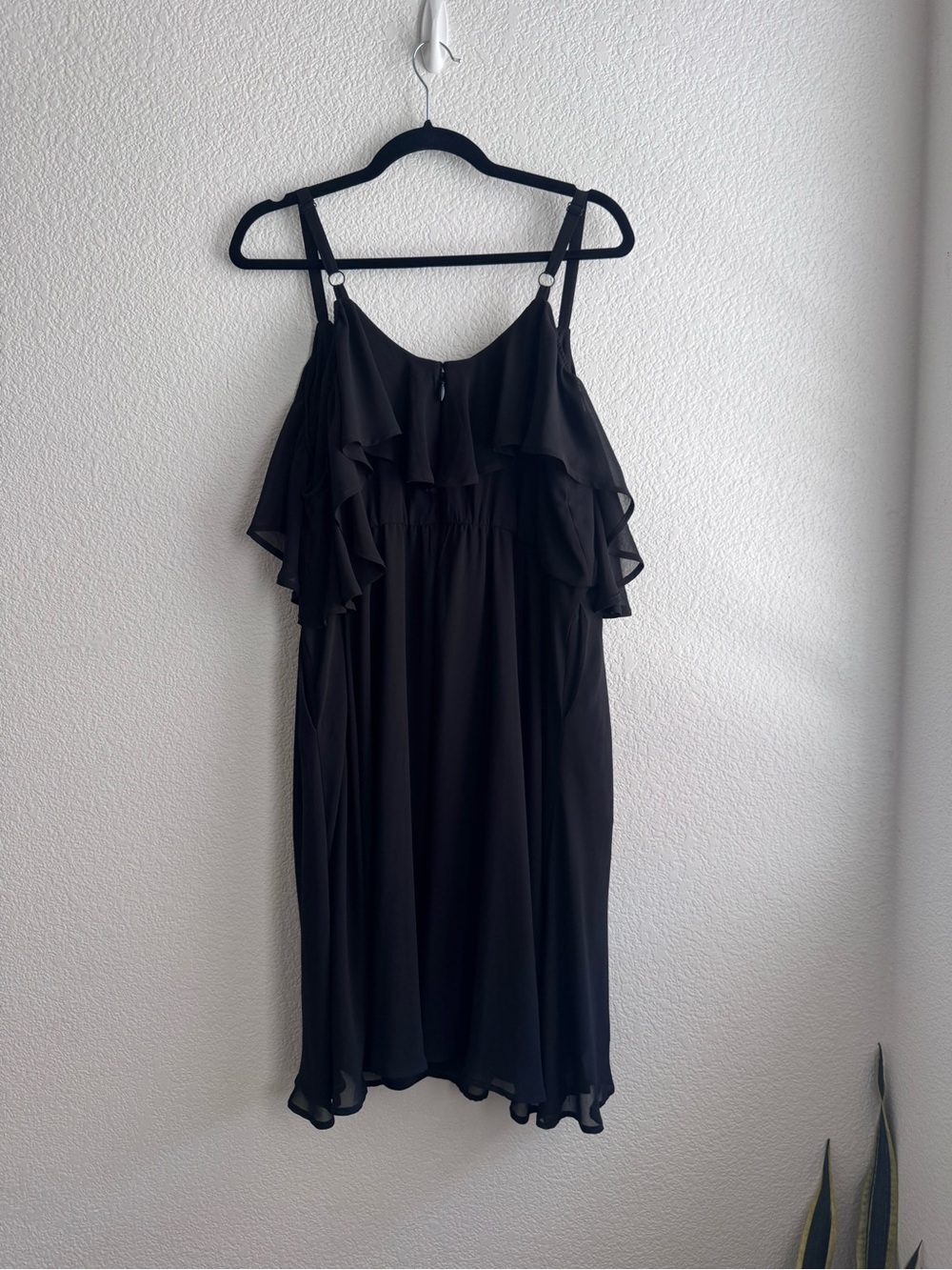 TORRID Black Cold-Shoulder Ruffle Dress | 14 - Picture 8 of 12